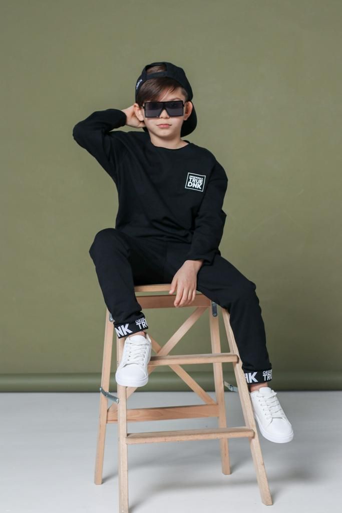 Streetwear Stool Kid